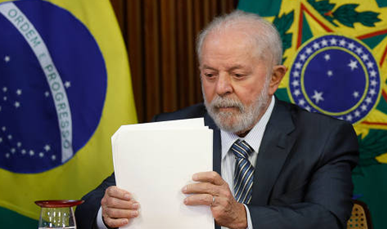 Lula veta integralmente projeto que desonera a folha de pagamento de 17 setores da economia