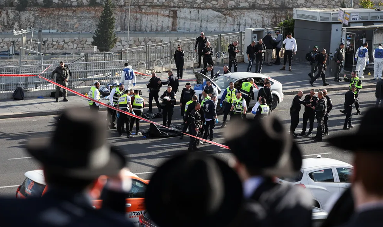 Três pessoas morrem e outras 6 ficam feridas após ataque a tiros em Jerusalém