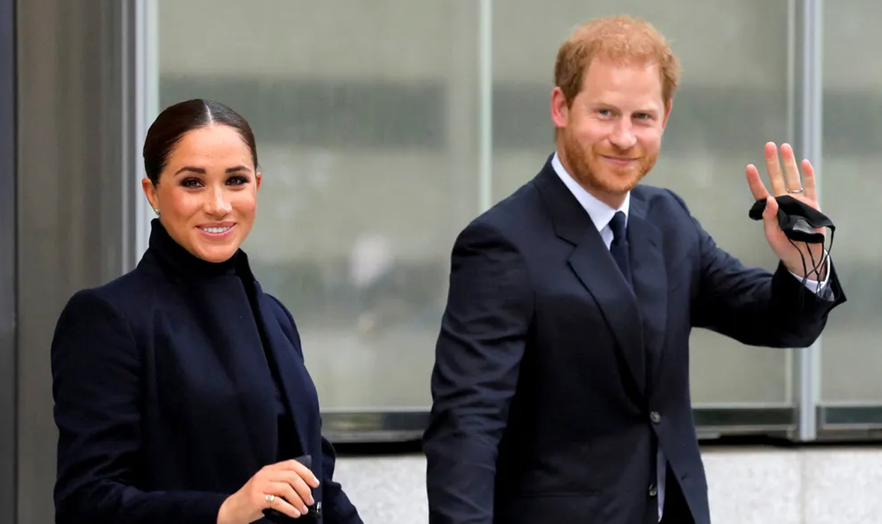 Ex-policiais britânicos são condenados por mensagens racistas sobre Meghan e membros da realeza