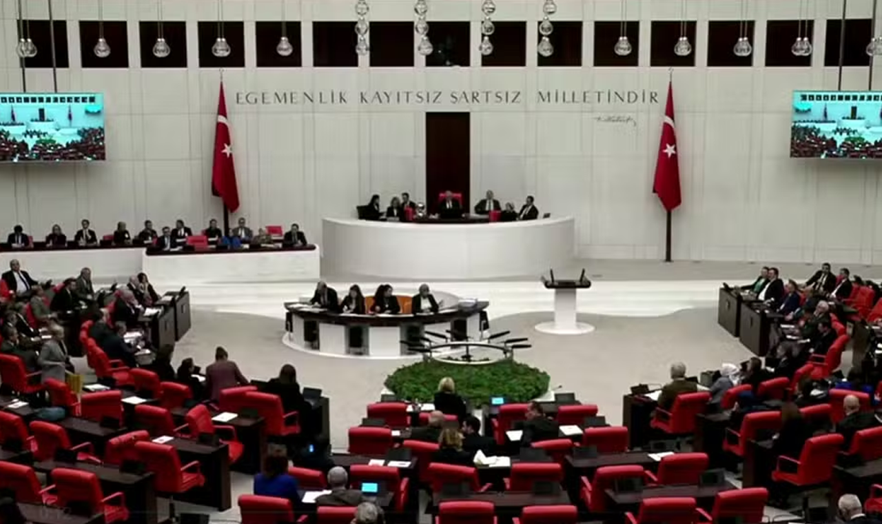 Parlamento da Turquia aprova entrada da Suécia na Otan