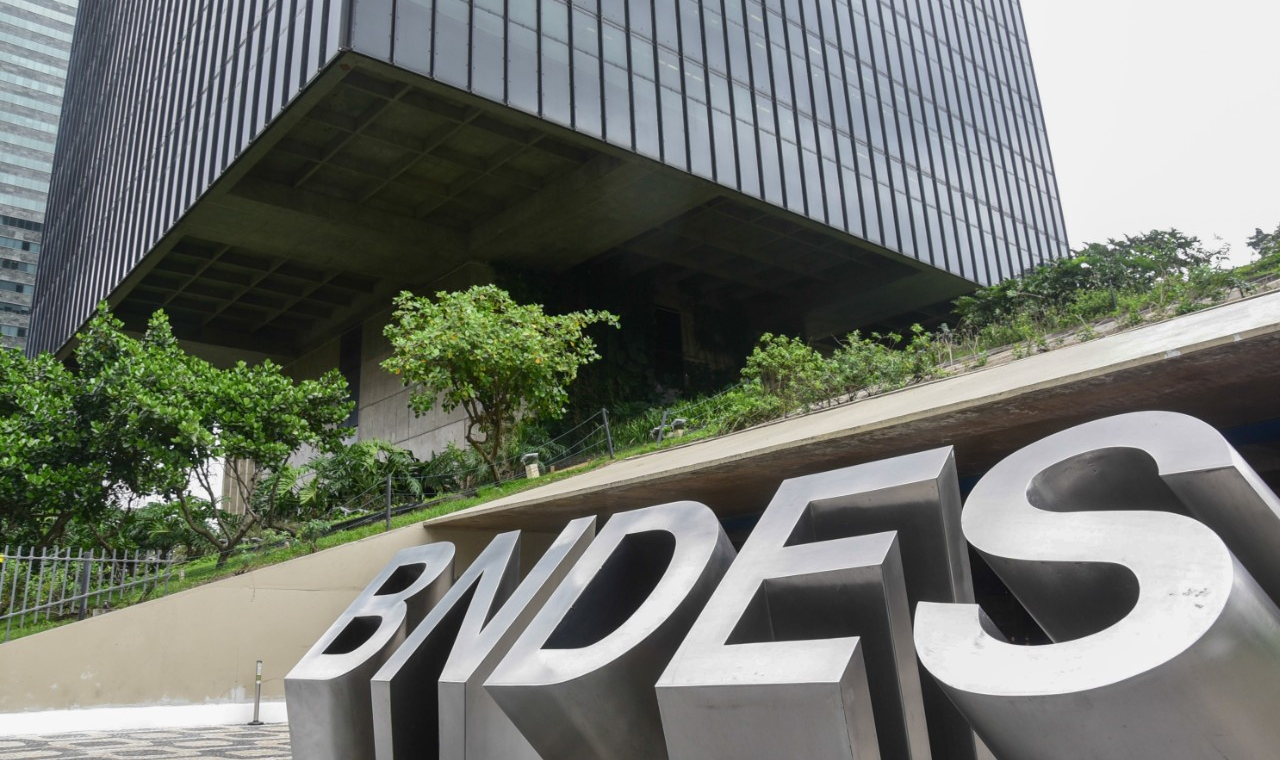 Presidente do BNDES responde a críticas às medidas da política industrial do governo