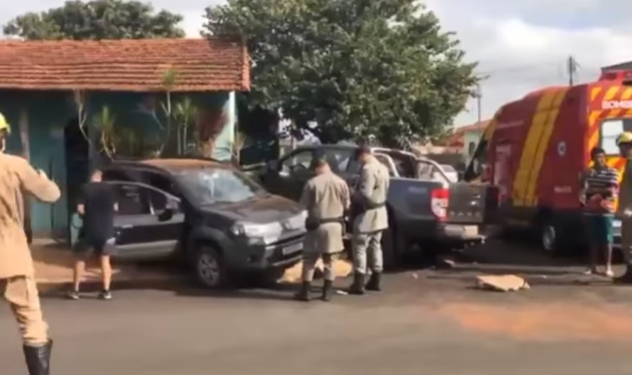 Acidente de Trânsito na Avenida Rui Barbosa Causa Danos Estruturais a Residência