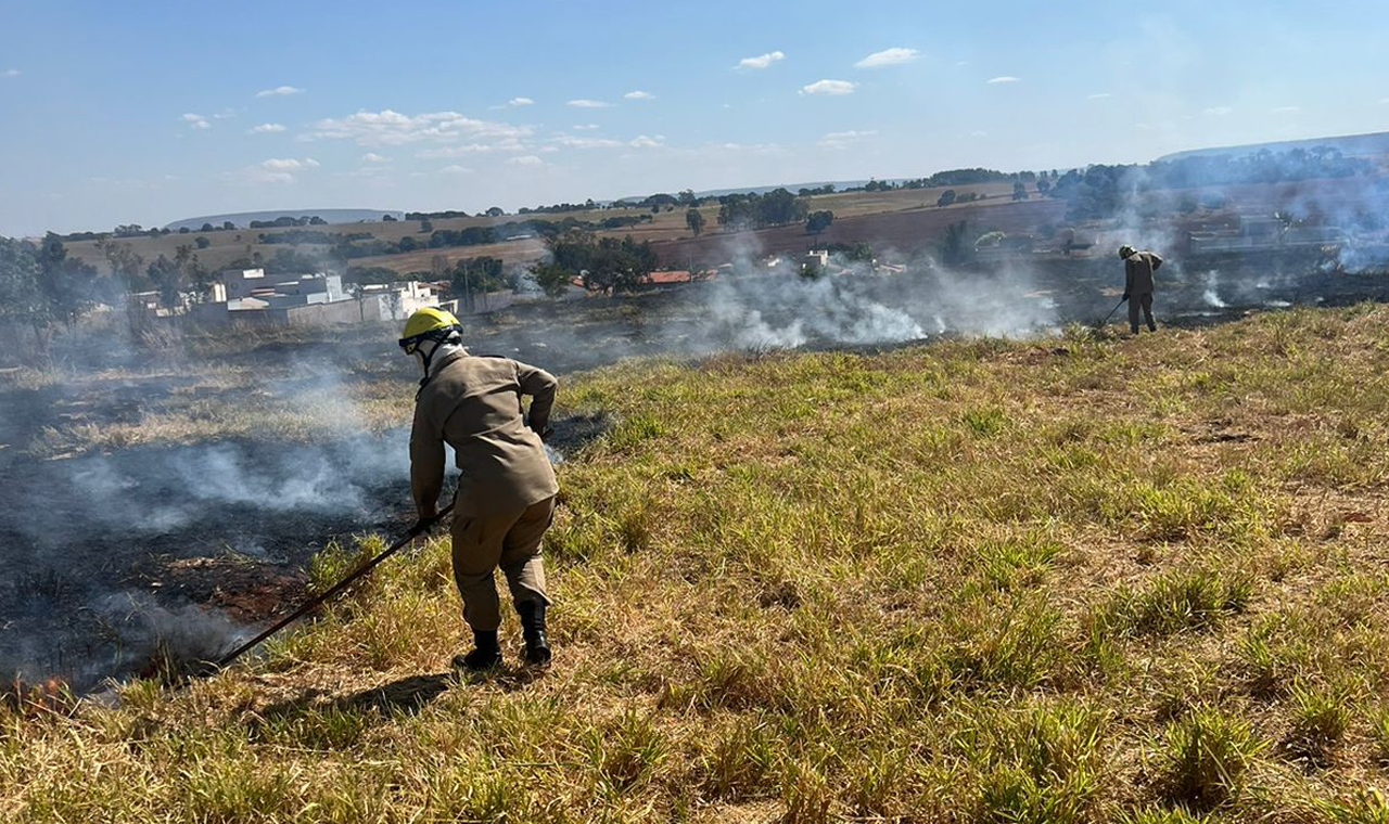 Incêndio Destruiu Quase 10 Mil Metros de Vegetação em Antigo Estádio de Quirinópolis