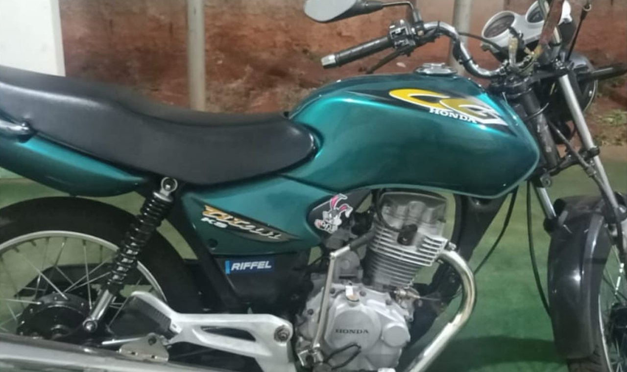 Polícia Militar Apreende Motocicleta Irregular em Operação no 50° BPM