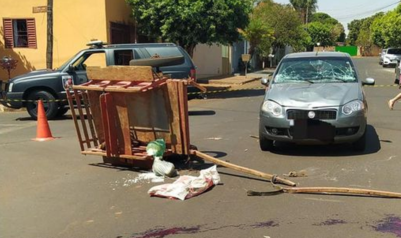 Colisão entre carroça e Fiat Palio deixa idoso ferido em Quirinópolis