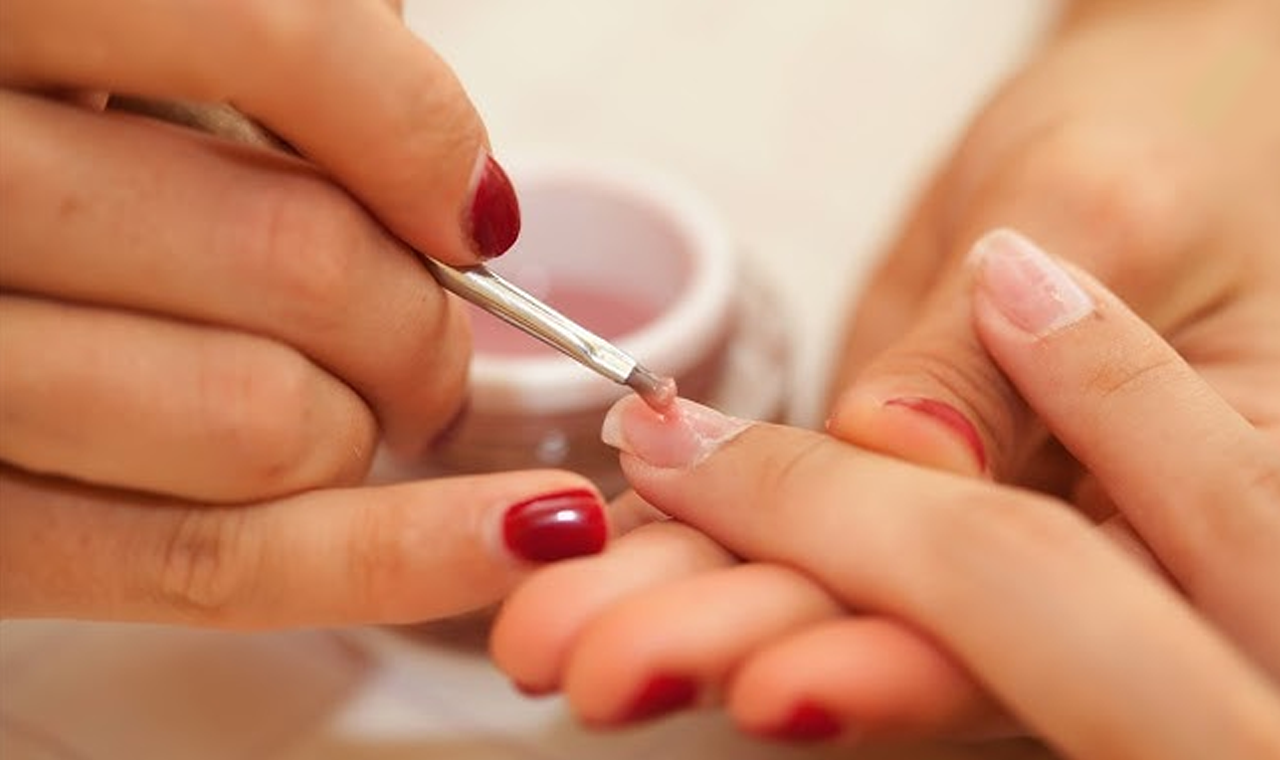 Centro Comunitário Dona Margarida prorroga inscrições para curso de manicure e pedicure