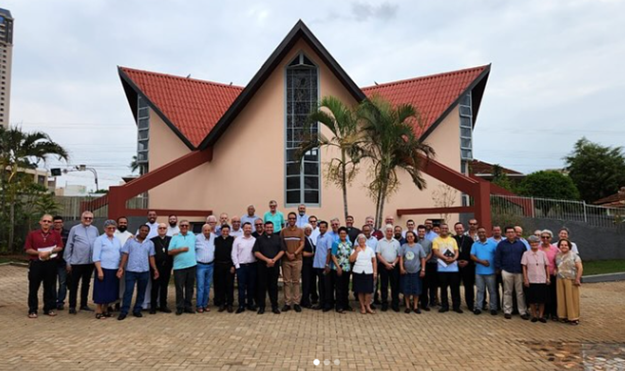 Clero da Diocese de Jataí se reúne para discutir temas pastorais e administrativos