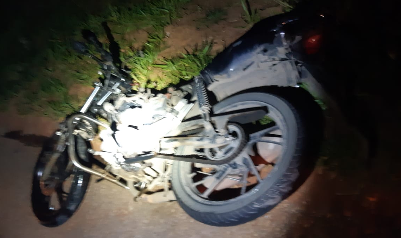 MOTOCICLISTA SOFREU QUEDA E VEÍCULO É REMOVIDO PELA PM