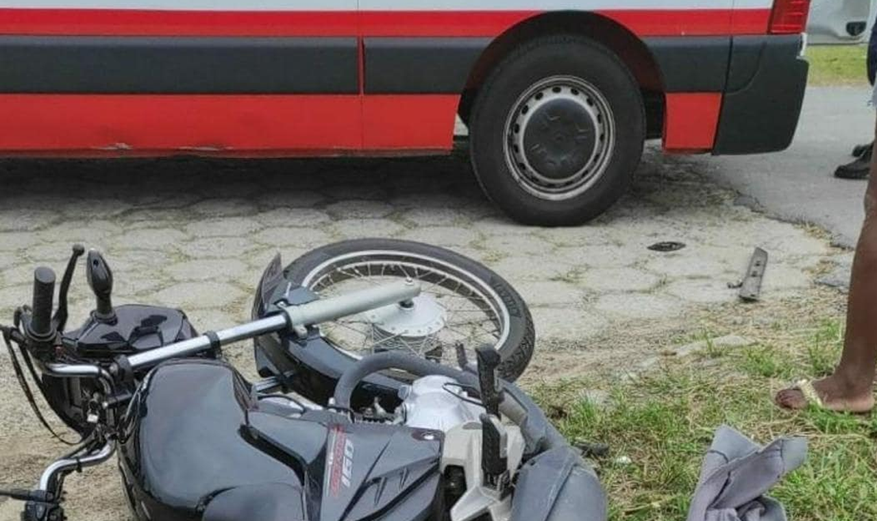 ACIDENTE DE TRÂNSITO DEIXOU MOTOCICLISTA FERIDO EM QUIRINÓPOLIS