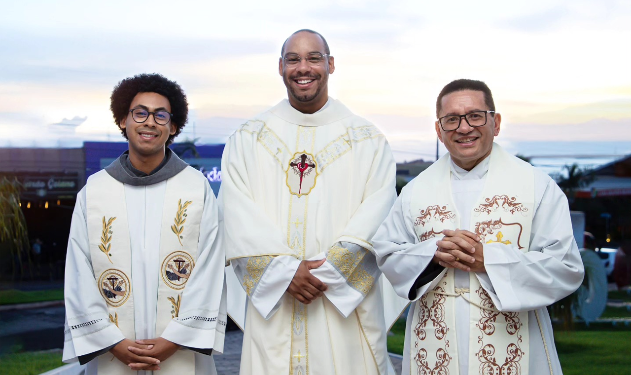 FREI ALTAIR TOMOU POSSE COMO NOVO PÁROCO DE QUIRINÓPOLIS