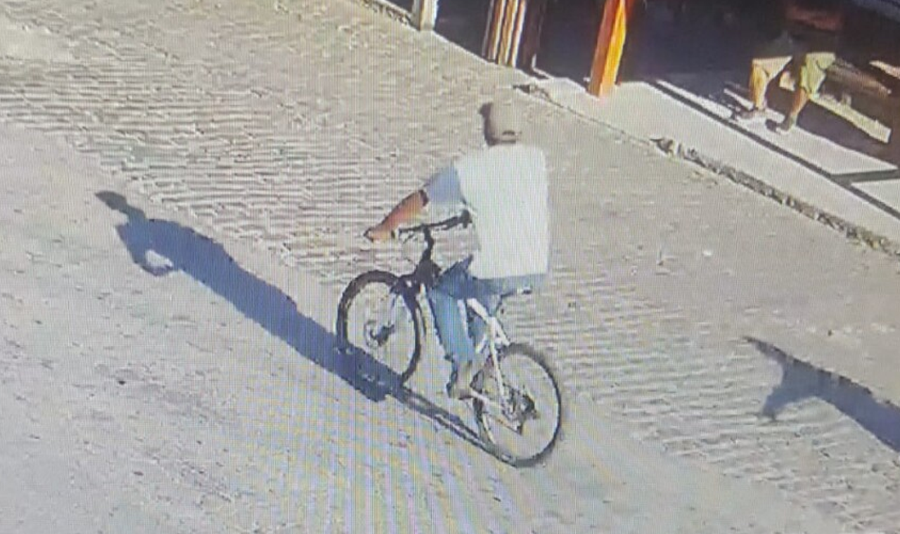 HOMEM FURTA BICICLETA EM PARANAIGUARA E FOGE