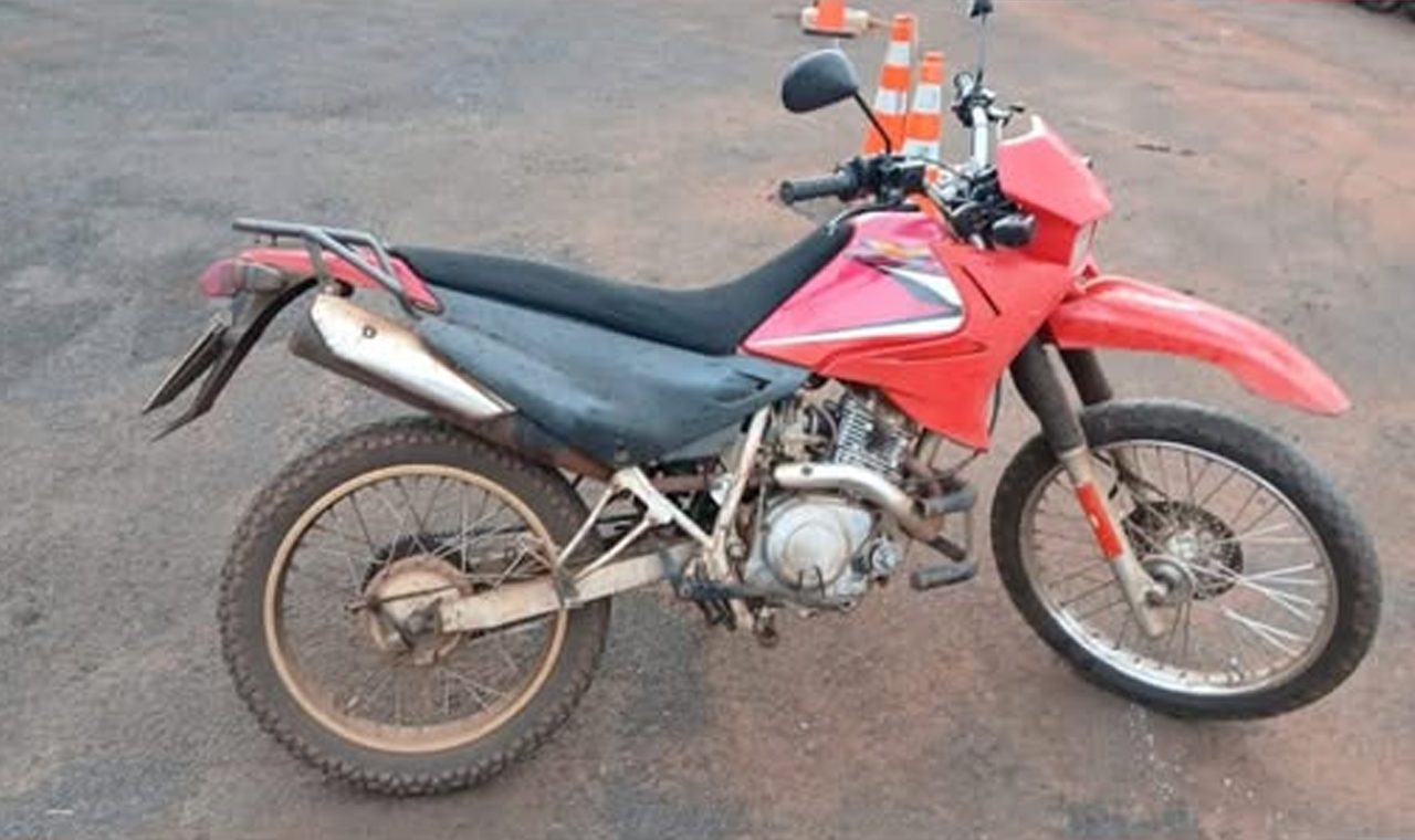 PM APREENDEU MOTOCICLETA COM SINAL IDENTIFICADOR ADULTERADO EM QUIRINÓPOLIS